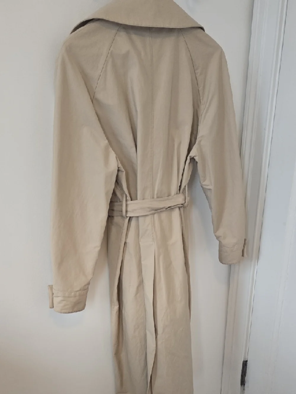 Calvin Klein Tan Trench Coat with Self-Tie Belt - Picture 3 of 4